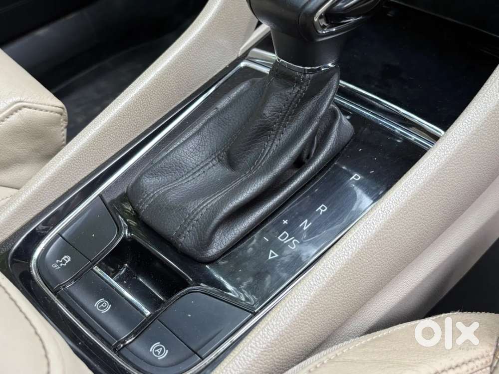 Skoda Karoq, 2020, Petrol