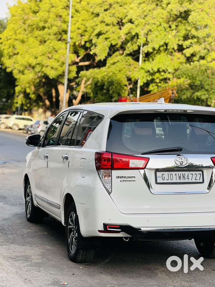 Toyota Innova Crysta 2.4 V 8 Str, 2023, Diesel