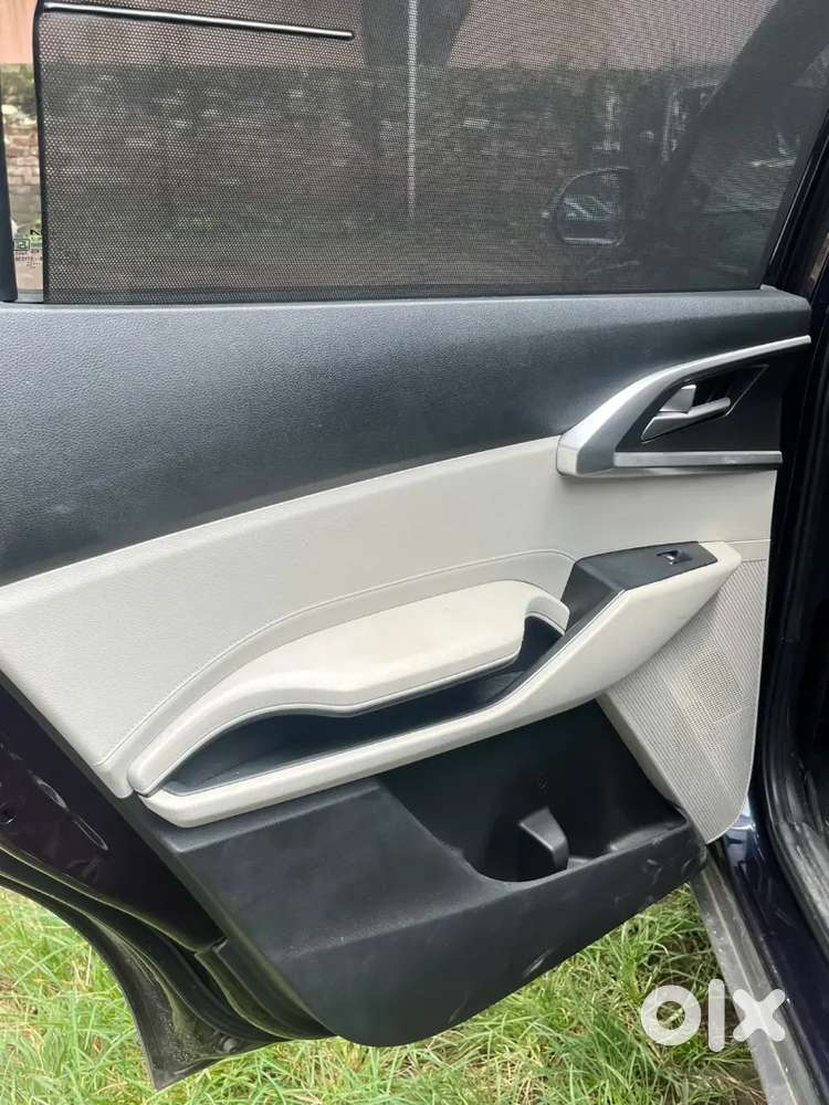 Kia Carens 2022 Petrol Manual Luxury
