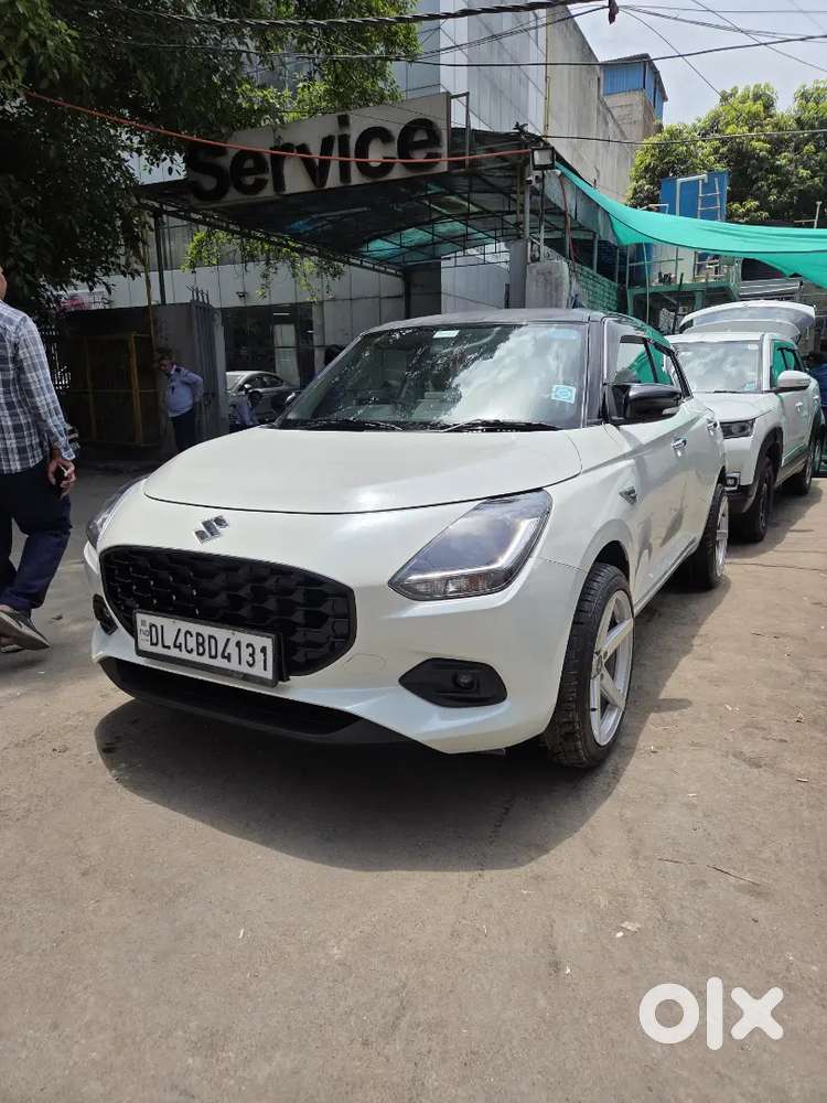 Maruti Suzuki New-gen Swift 2024 Petrol 11000 Km Driven