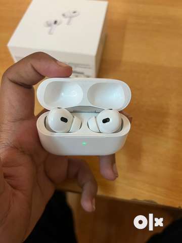 Charging 2024 box airpods