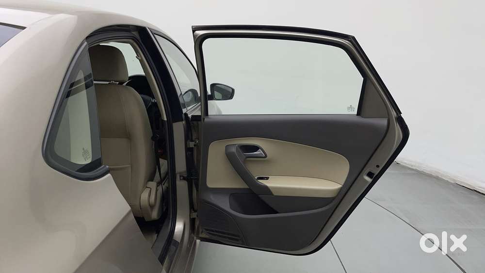 Volkswagen Vento 1.6 Highline, 2016, Petrol