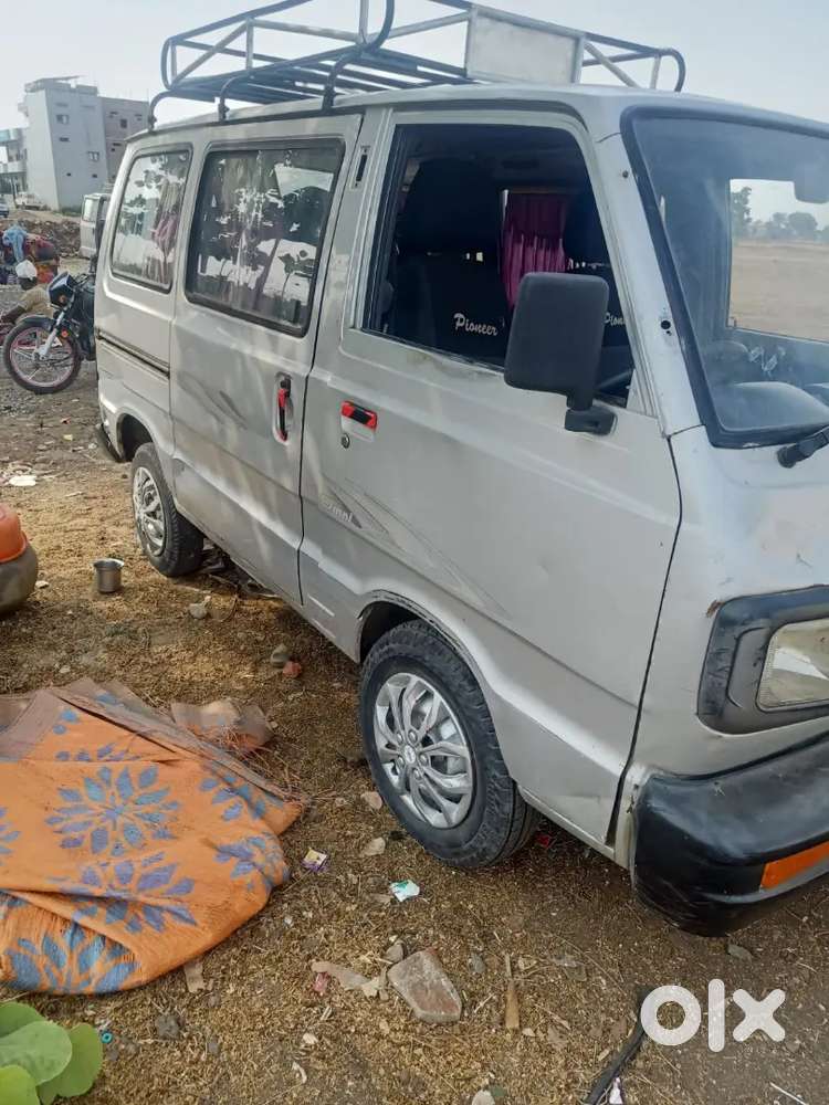 Bechkar Dusri Gadi Leni Hai