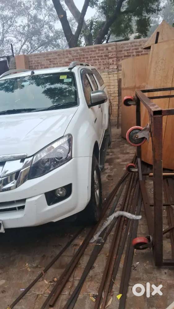 Isuzu V-cross 2018 Model