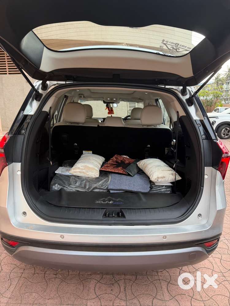 Mahindra Xuv700 Petrol 2023 Model