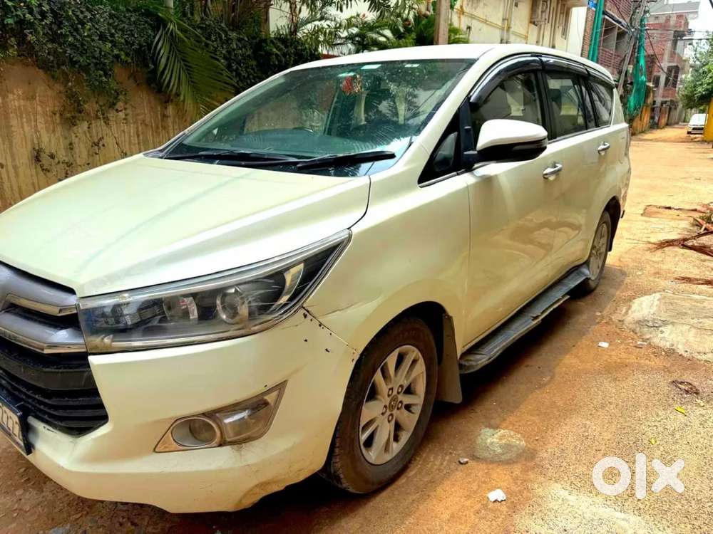 Toyota Innova Crysta 2.4 V 7 Str, 2017, Diesel