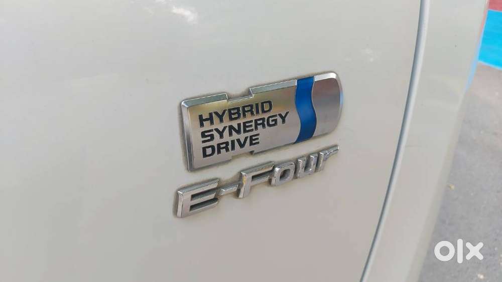 Toyota Vellfire 2.5 Executive Lounge, 2023, Cng & Hybrids