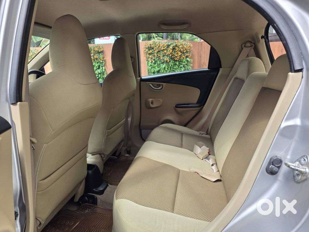 Honda Brio V Automatic, 2012, Petrol