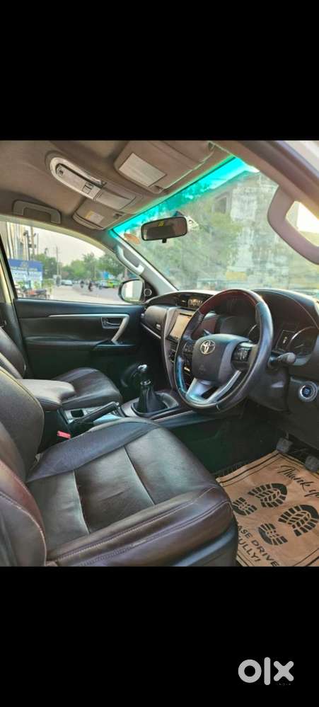 Toyota Fortuner 4x4 Manual Limited Edition, 2017, Diesel