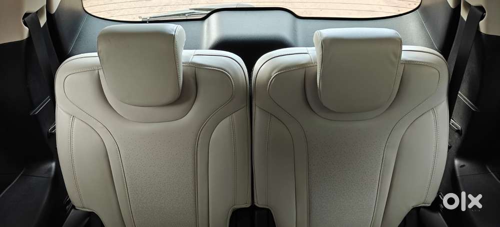 Mahindra Xuv700 2.2 Ax 7 Diesel At Str, 2025, Diesel