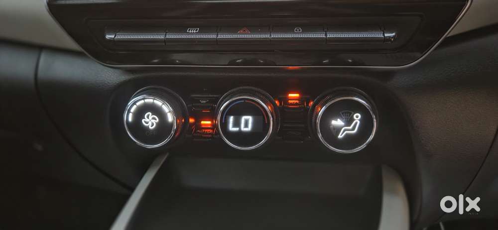 Nissan Magnite 1.0 Xv Premium Turbo Dual Tone, 2024, Petrol