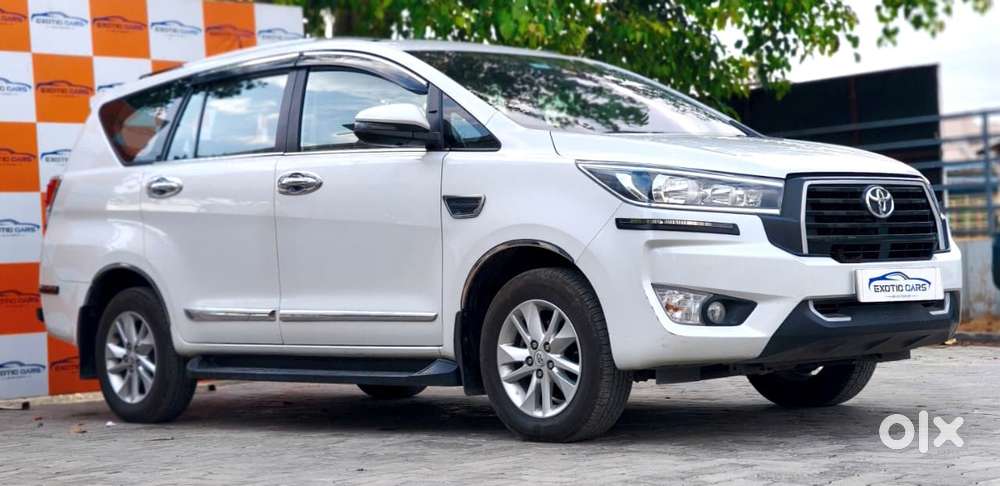 Toyota Innova Crysta 2.4 G Mt 8s, 2023, Diesel