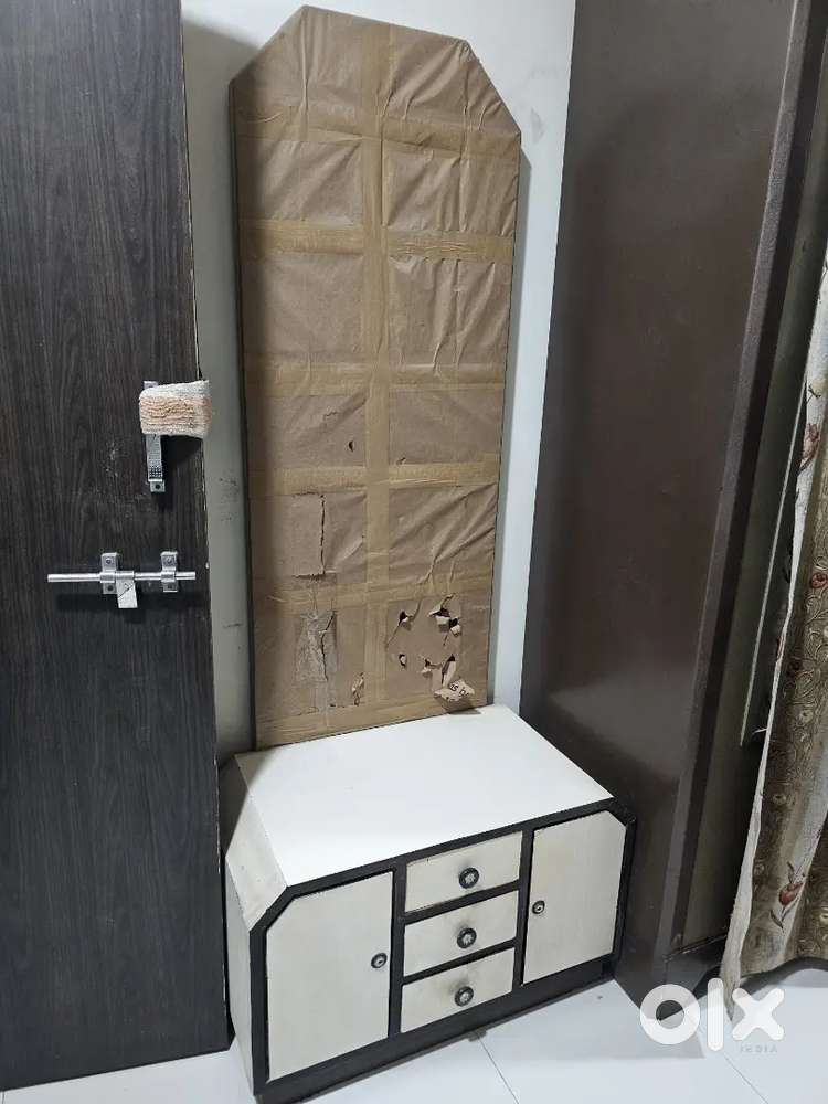Dressing table