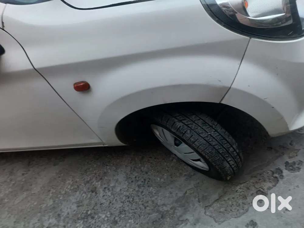 210,000 Rs White Alto 800 Lxi 2015 27000 Km Driven
