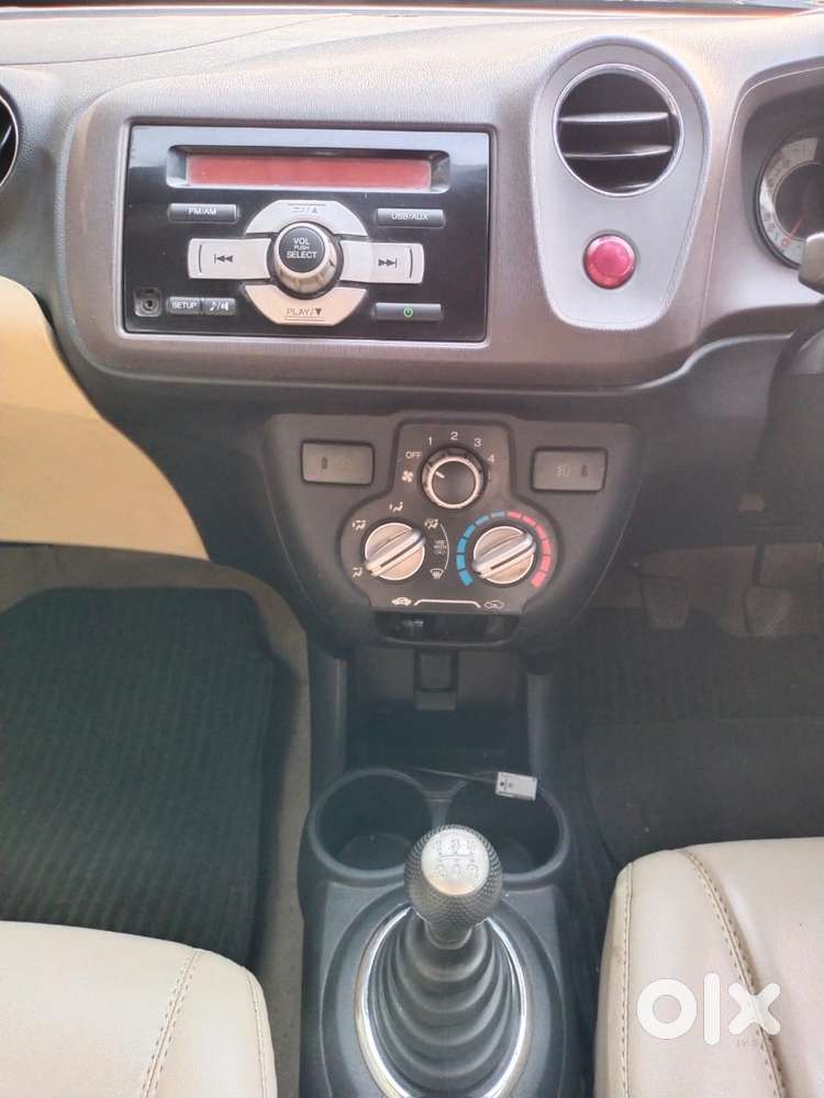 Honda Brio V Mt, 2012, Petrol
