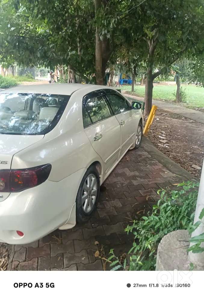 Toyota Corolla Altis 2011 Petrol Manual
