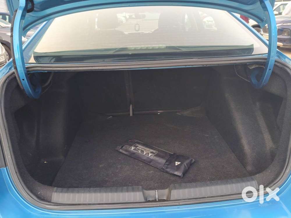 Skoda Slavia Style 1.0l Tsi At, 2022, Petrol