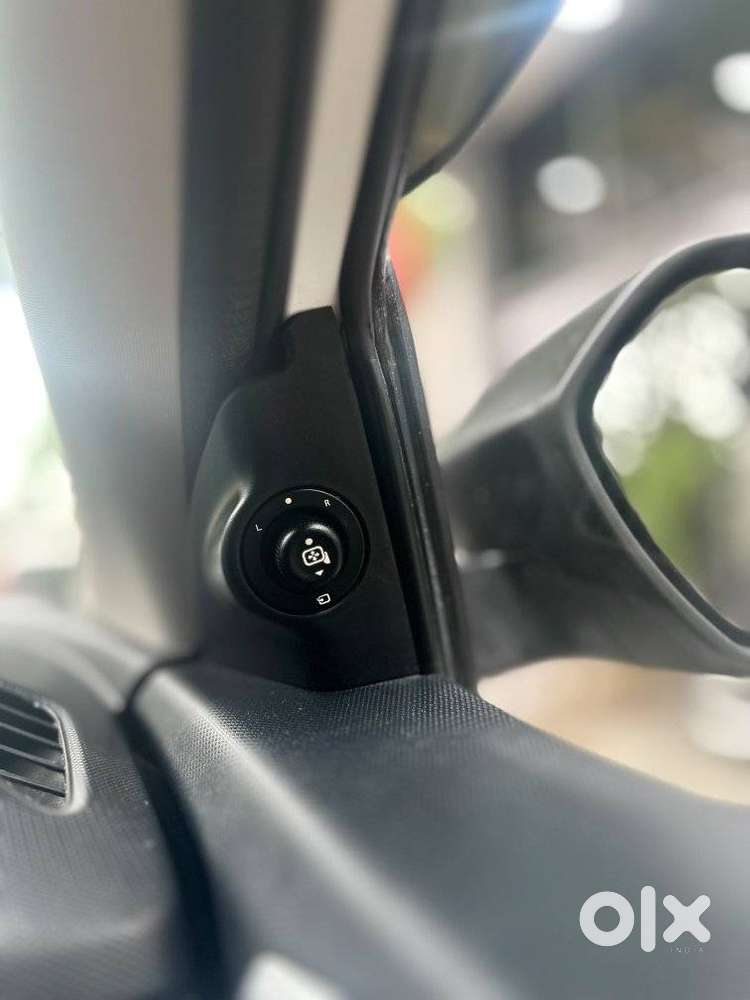 Tata Nexon, 2023, Petrol