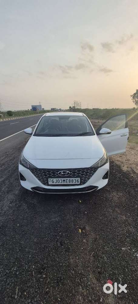 Hyundai Verna 1.5 Sx (o) Petrol Mt, 2022, Petrol
