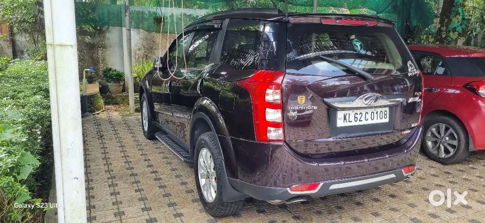 Mahindra Xuv500 2016 W10, Manual
