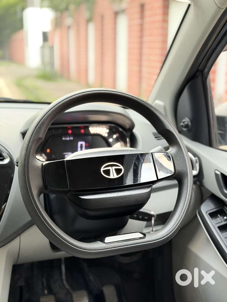 Tata Tiago 1.2 Revotron Xm Cng, 2025, Cng & Hybrids
