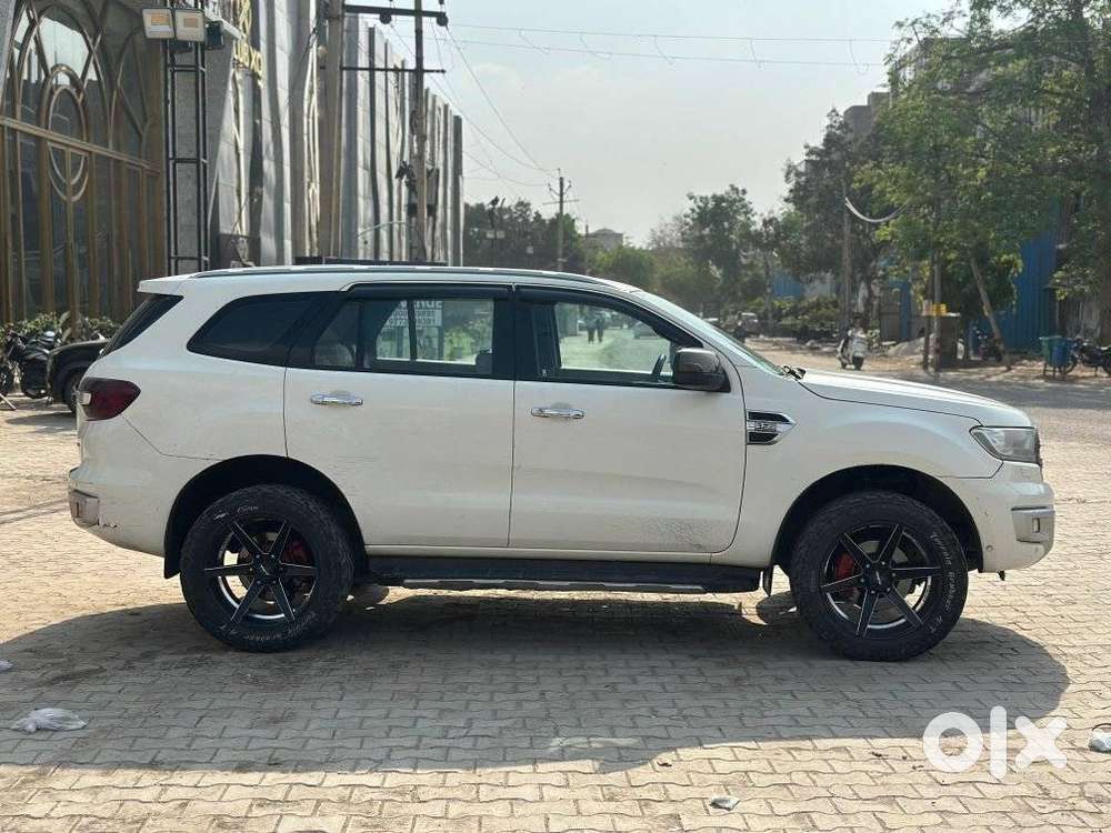 Ford Endeavour 3.2 Titanium At 4x4, 2016, Diesel