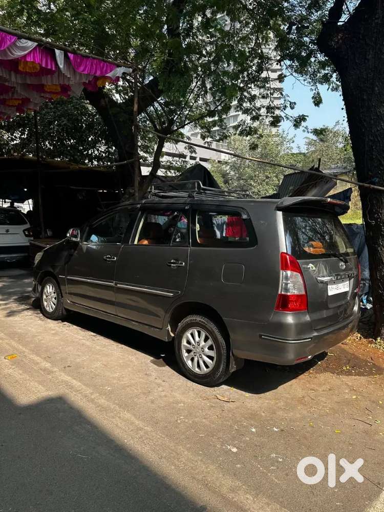 Toyota Innova 2.5v E4 8 Seater Diesel Full Mint Condition