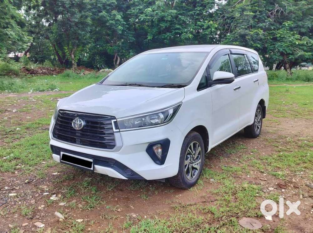 Toyota Innova Crysta [2020-ongoing] 2.4 Gx 8 Str, 2022, Diesel