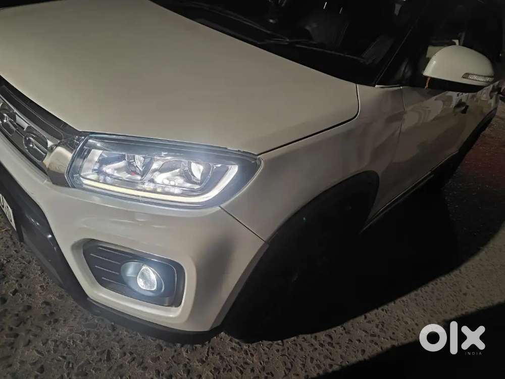 2022 Maruti Suzuki Brezza 1.5 Zxi Plus At Hybrid Dual Tone