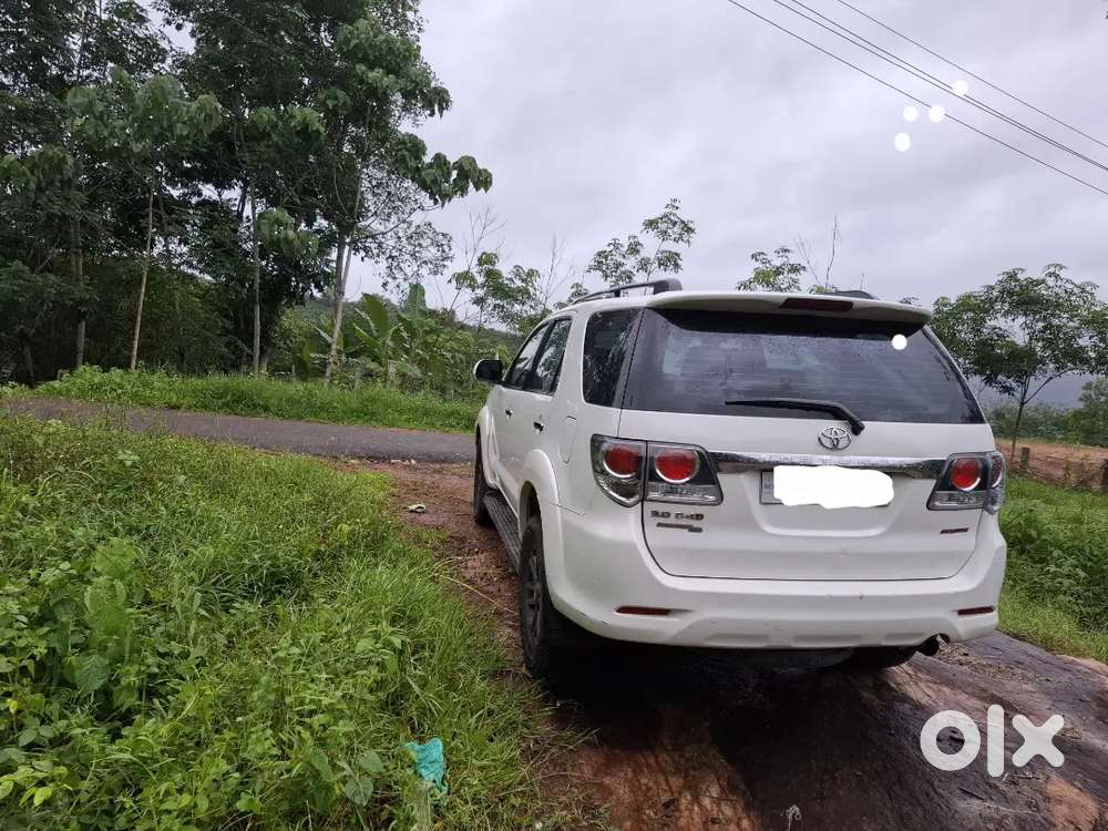 Toyota Fortuner 2016 4 × 4 .3l Automatic