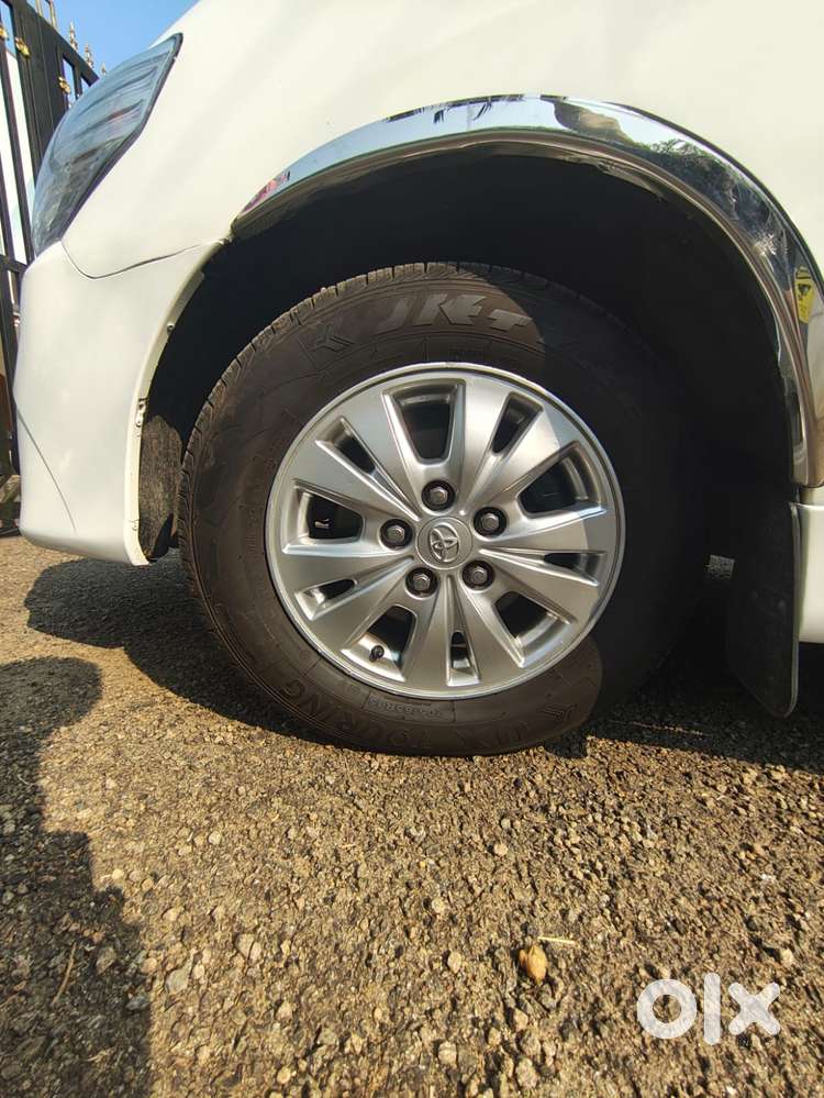 Toyota Innova 2.5 G (diesel) 8 Seater Bs Iv, 2015, Diesel