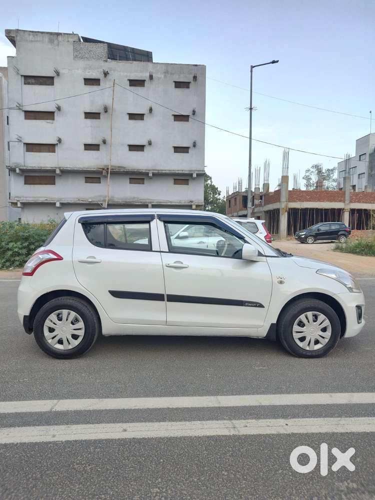 Maruti Suzuki Swift Lxi Optional-o, 2017, Petrol
