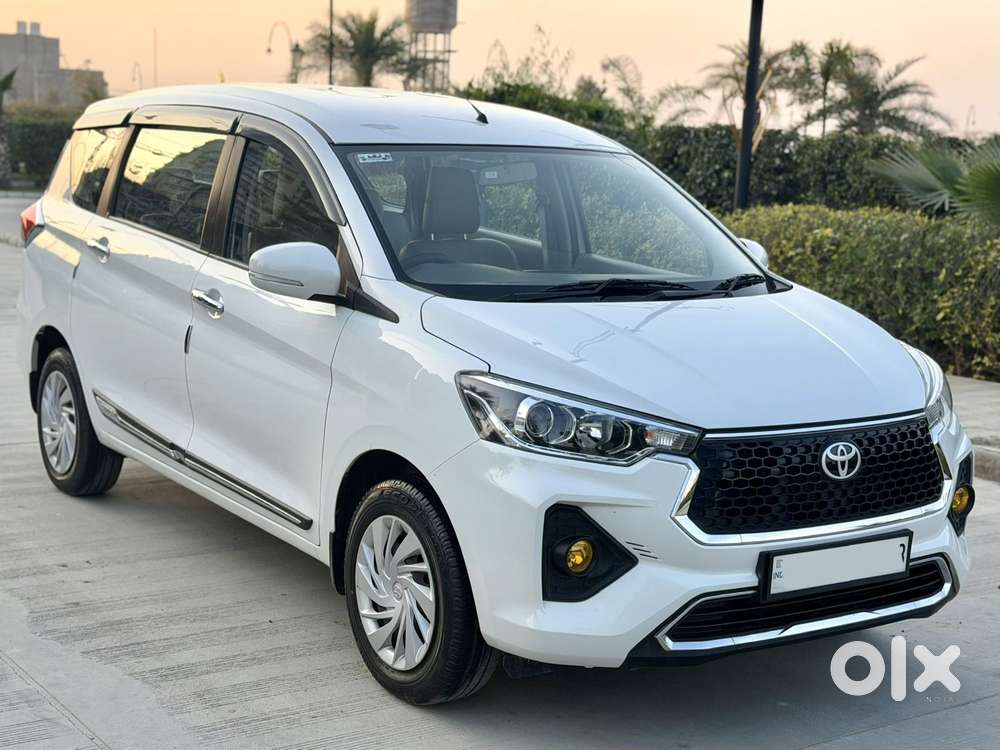 Toyota Rumion S Cng, 2025, Cng & Hybrids