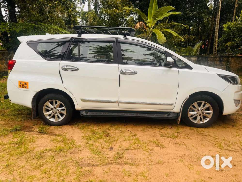Toyota Innova Crysta 2.4 G Plus Mt 8 Str, 2024, Diesel