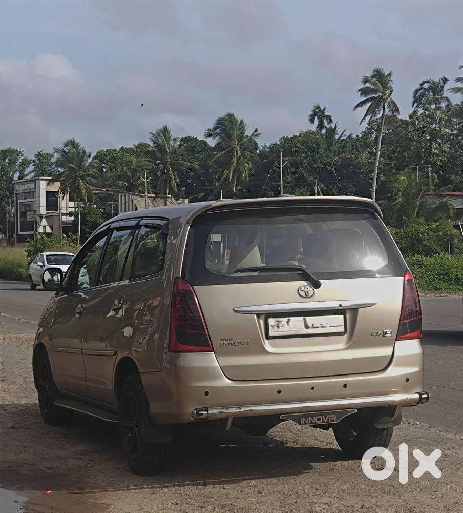 Toyota Innova 2.5 G (diesel) 7 Seater Bs Iv, 2011, Diesel