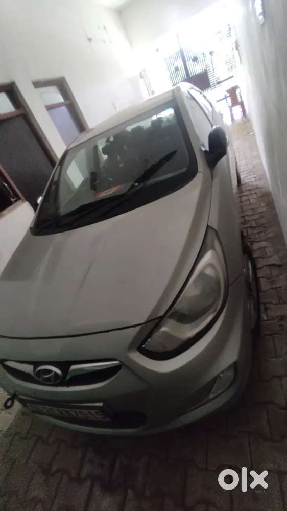 Hyundai Verna Fluidic 1.6 2012
