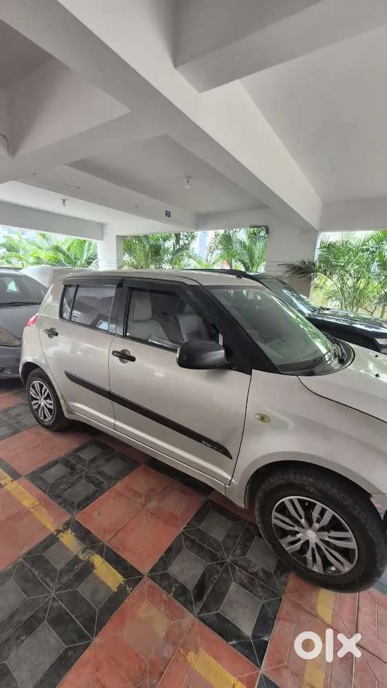 Maruti Suzuki Swift Vxi 2011