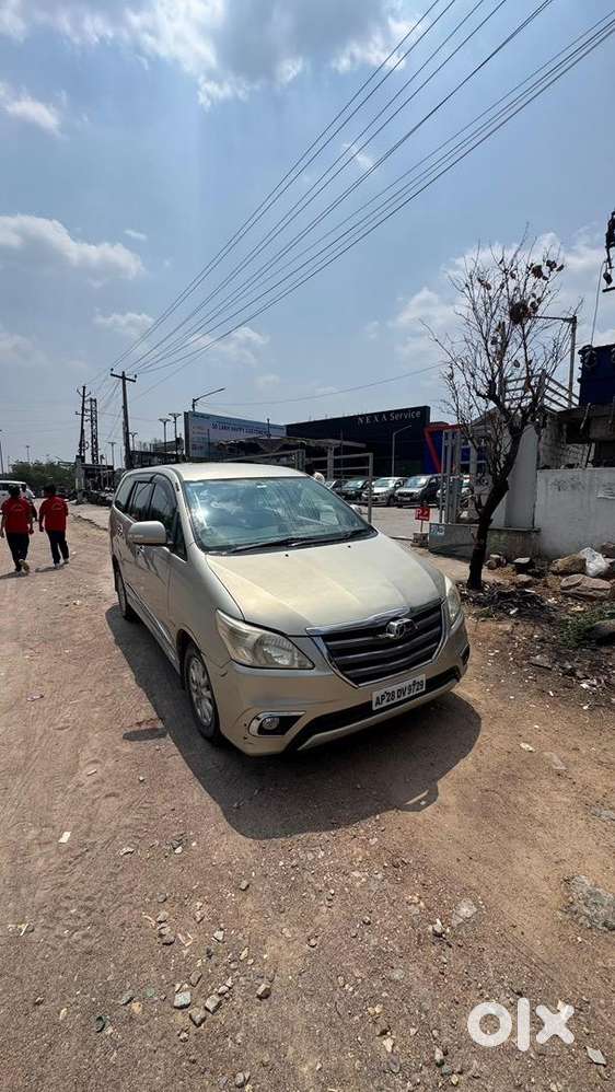 Toyota Innova 2013 Diesel 253000 Km Driven