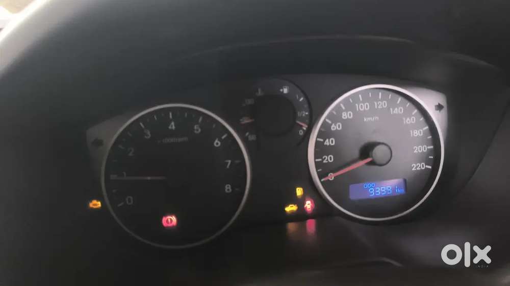 Honda I20 Abz Car Petrol  2013