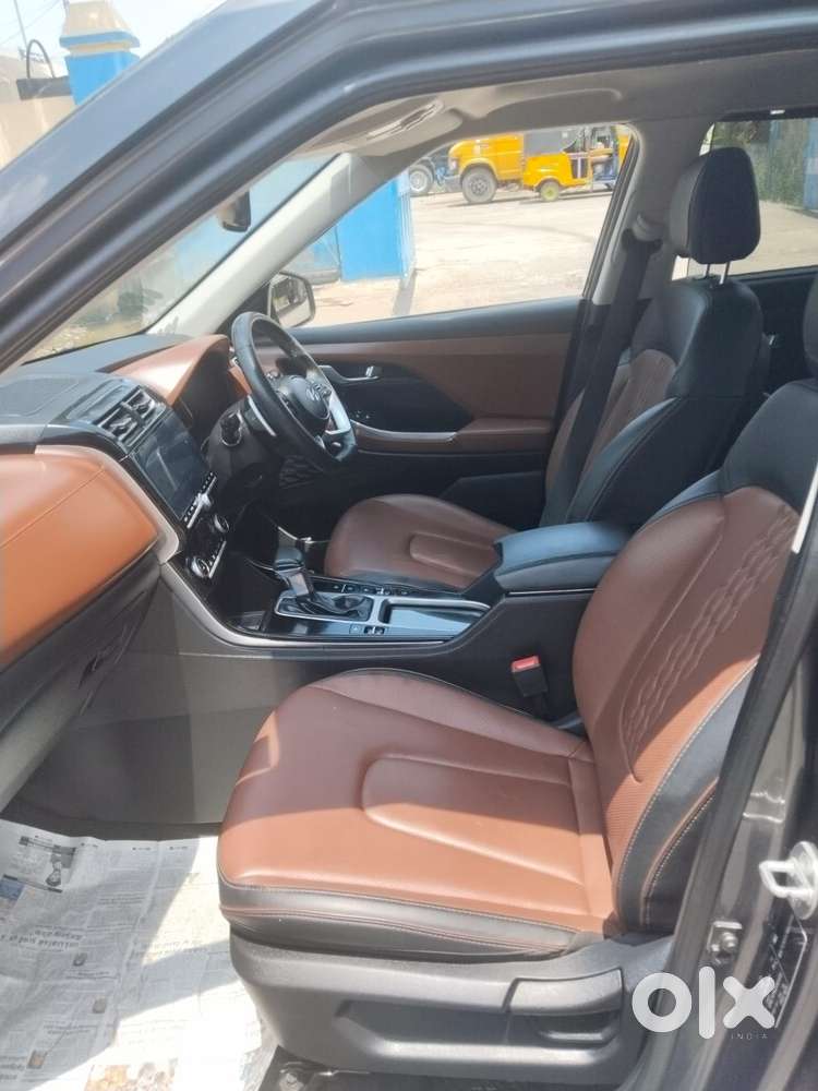 Hyundai Alcazar 2.0 Signature (o) Petrol At 6 Str, 2023, Petrol