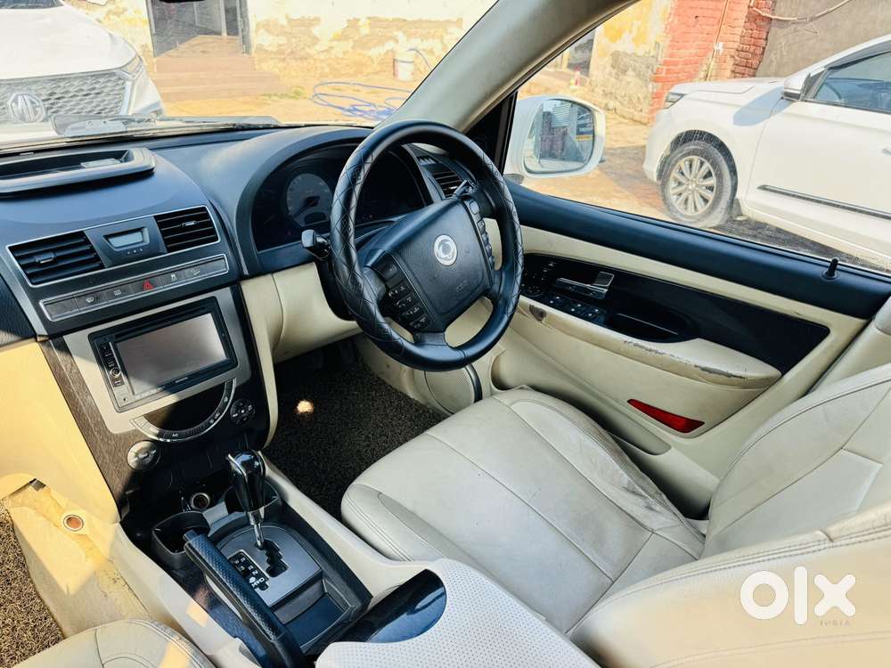 Mahindra Ssangyong Rexton Rx7, 2015, Diesel