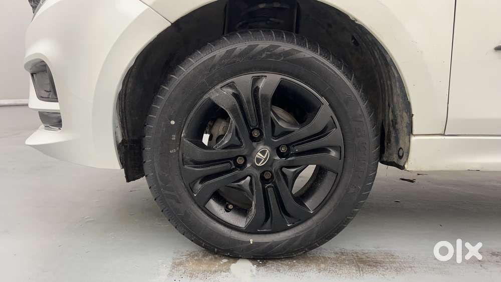 Tata Tiago 1.2 Revotron Xt Option, 2023, Petrol