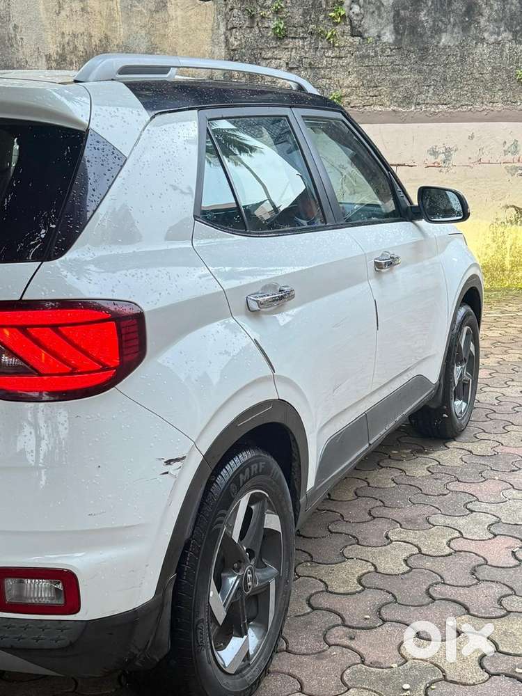 Hyundai Venue 2019 Petrol 44000 Km Driven