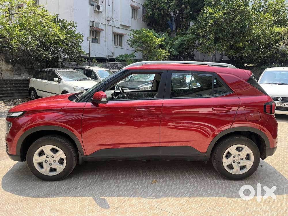 Hyundai Venue 1.2 S (o), 2022, Petrol