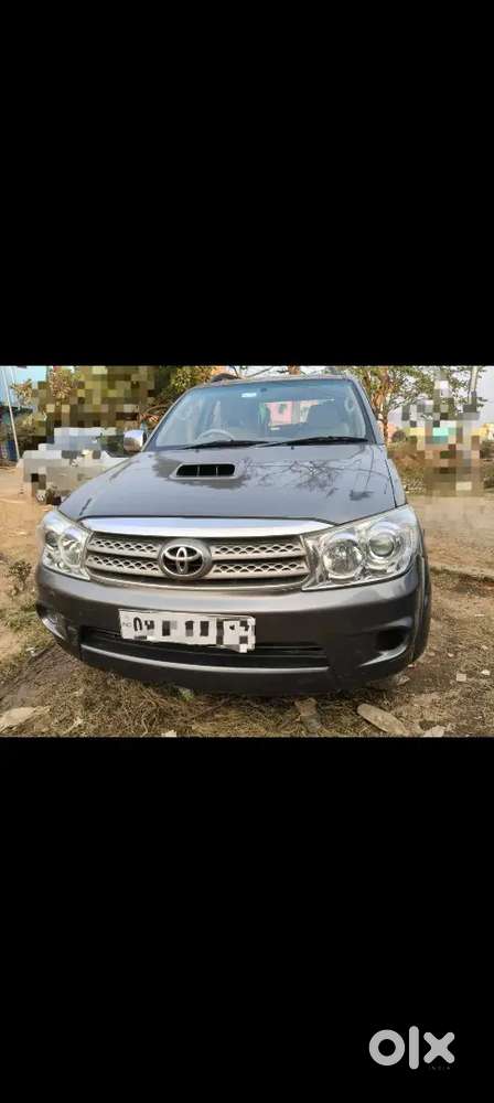 Toyota Fortuner 2012 Diesel 300000 Km Driven