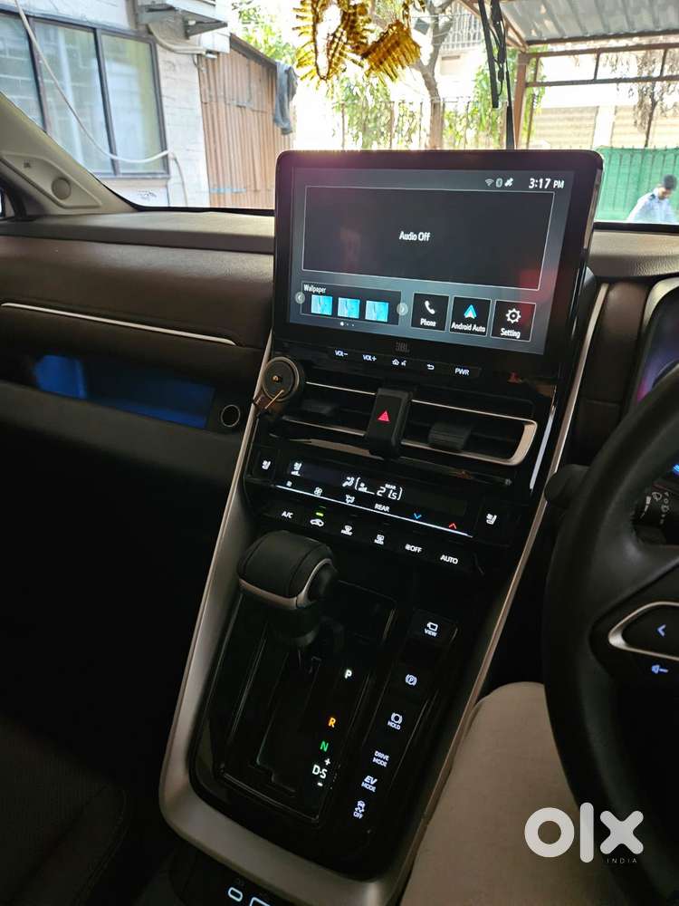 Toyota Innova Hycross 2.0 Zx Hybrid 7 Str, 2024, Petrol