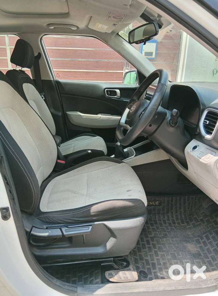 Hyundai Venue Sx Mt, 2022, Petrol