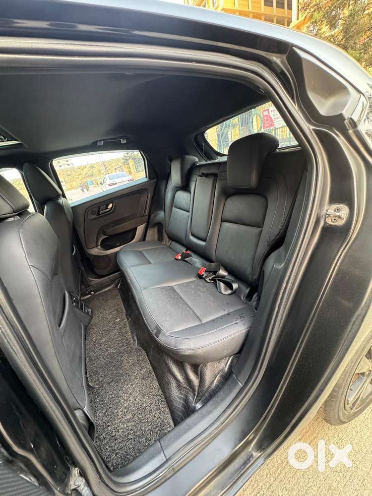 Tata Altroz Xz Plus (s), 2023, Petrol