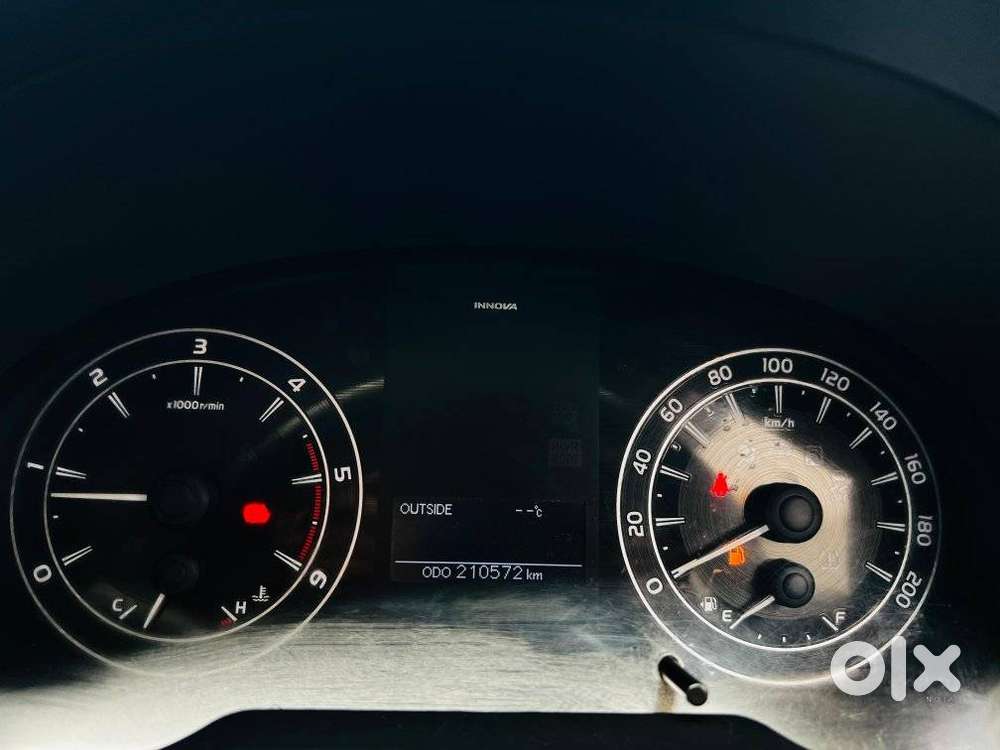 Toyota Innova Crysta 2.4 G Mt 7 Str, 2017, Diesel