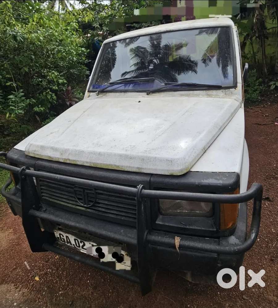 Tata Sumo _ White